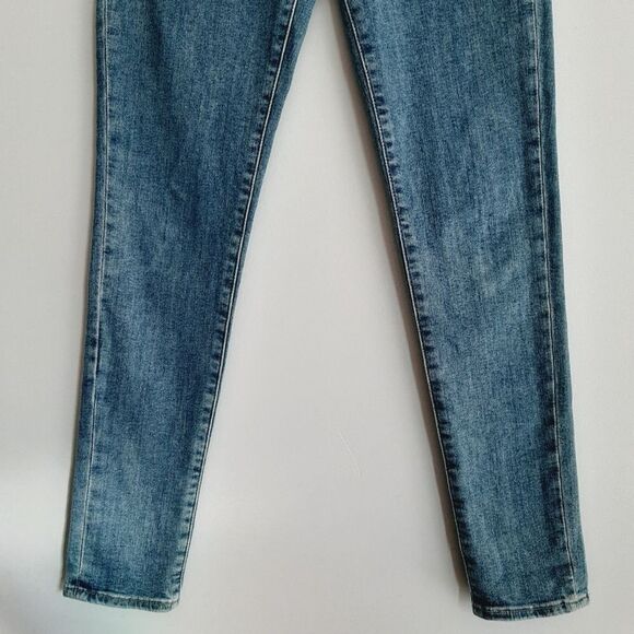 LEVI'S 721 | High Rise Skinny Light Blue Wash Jeans Sz 26 - Picture 4 of 13